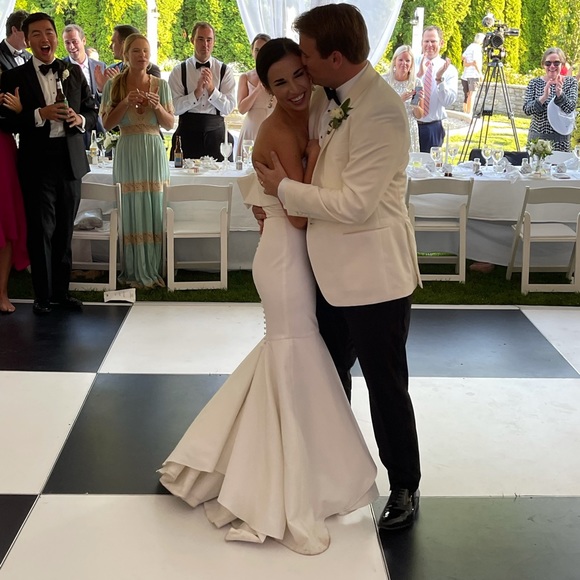 SARAH SEVEN WEDDING DRESS - Picture 4 of 7